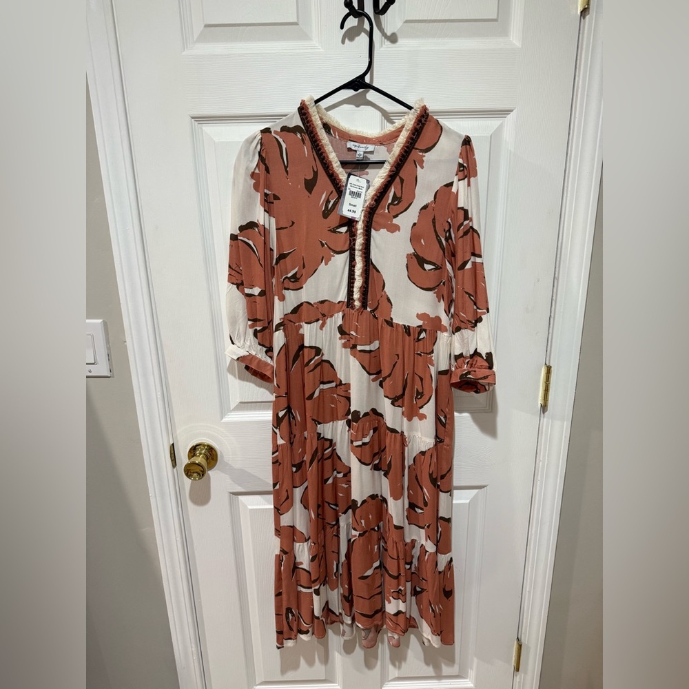PALM PRINT NECK DETAIL DRESS